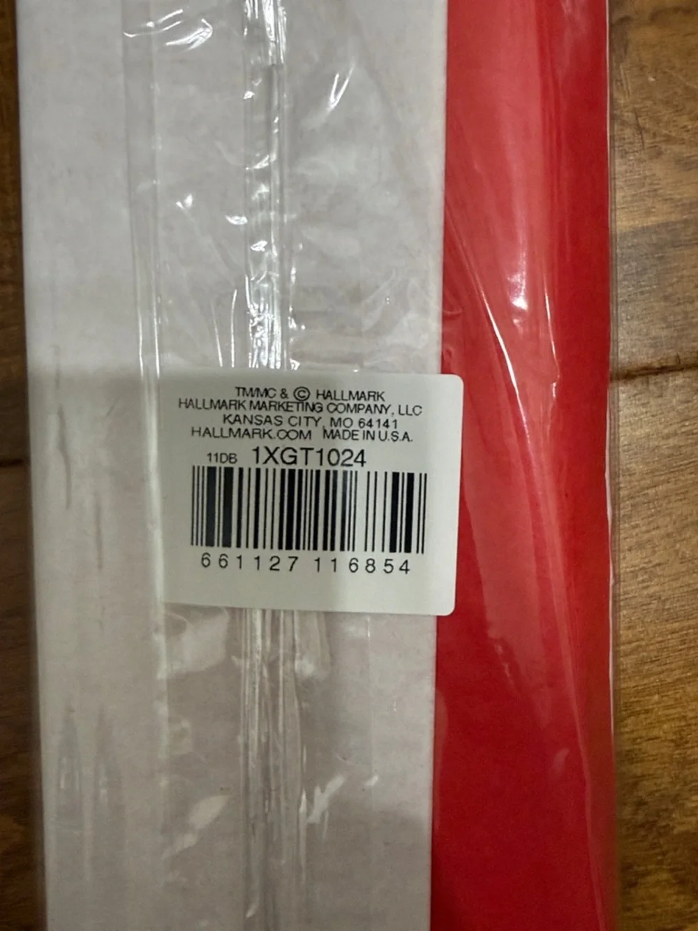 NWT Bundle of 4 Hallmark Red and White Tissue Paper Packs